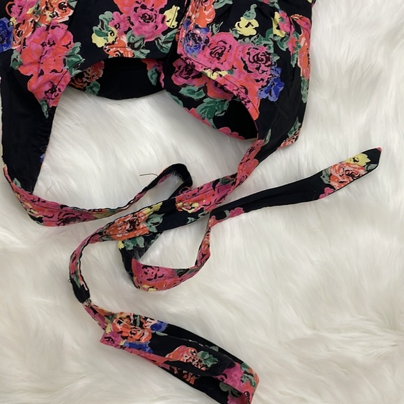 Floral tube top with straps - Picture 7 of 7